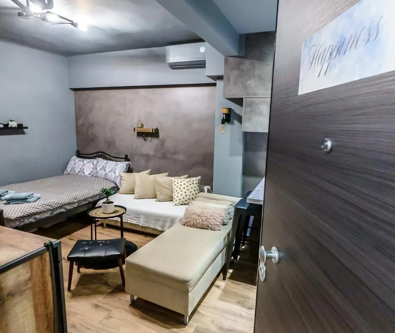 Happiness Studio With Terrace. Thessaloniki