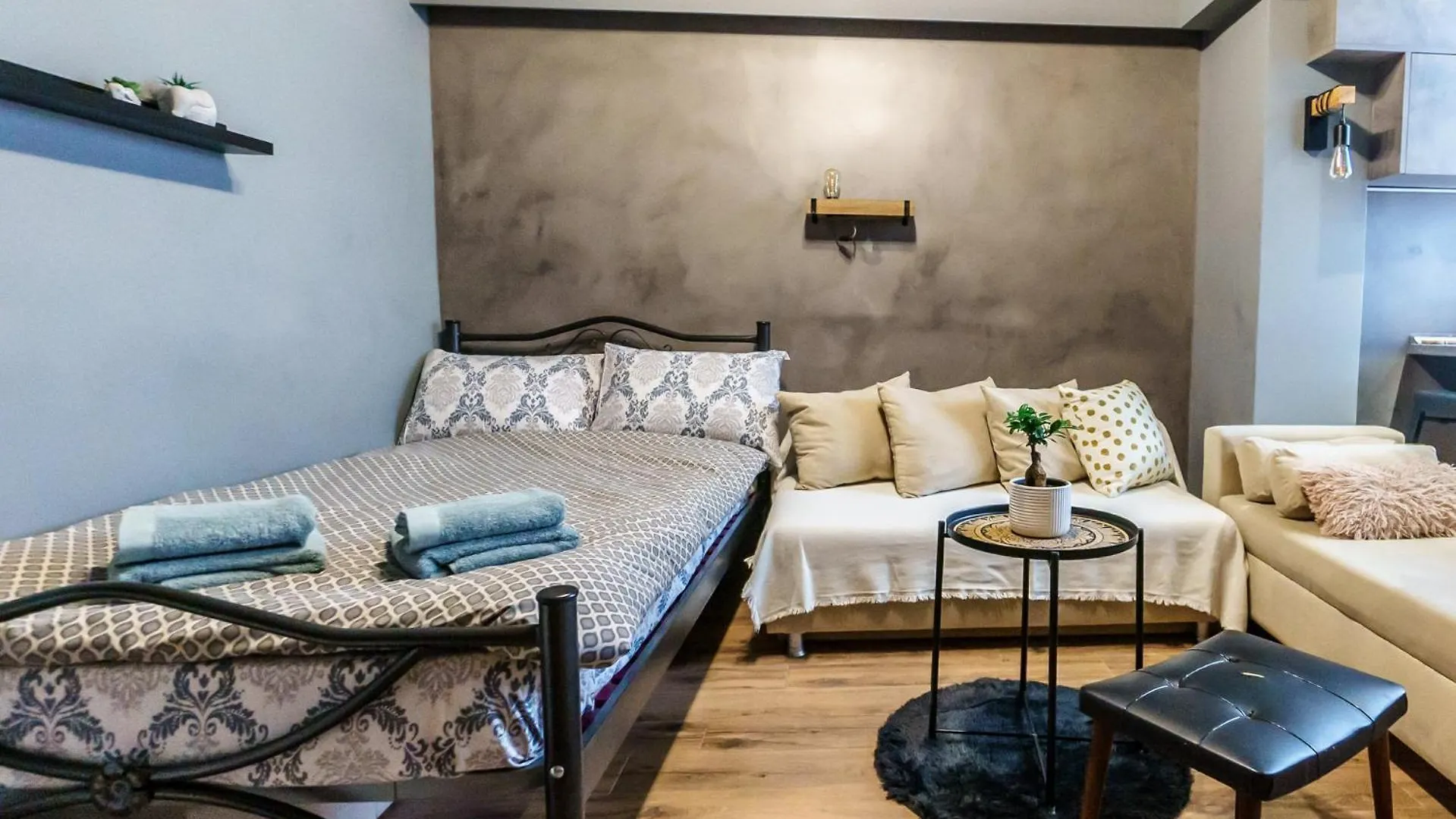 Apartment Happiness Studio With Terrace. Thessaloniki
