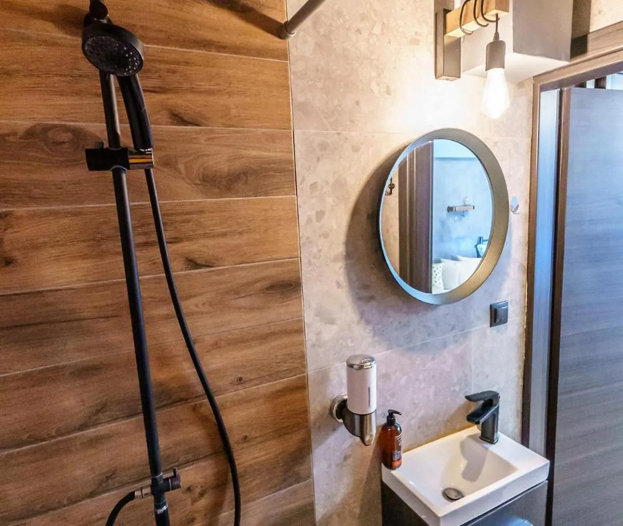 Apartment Happiness Studio With Terrace. Thessaloniki