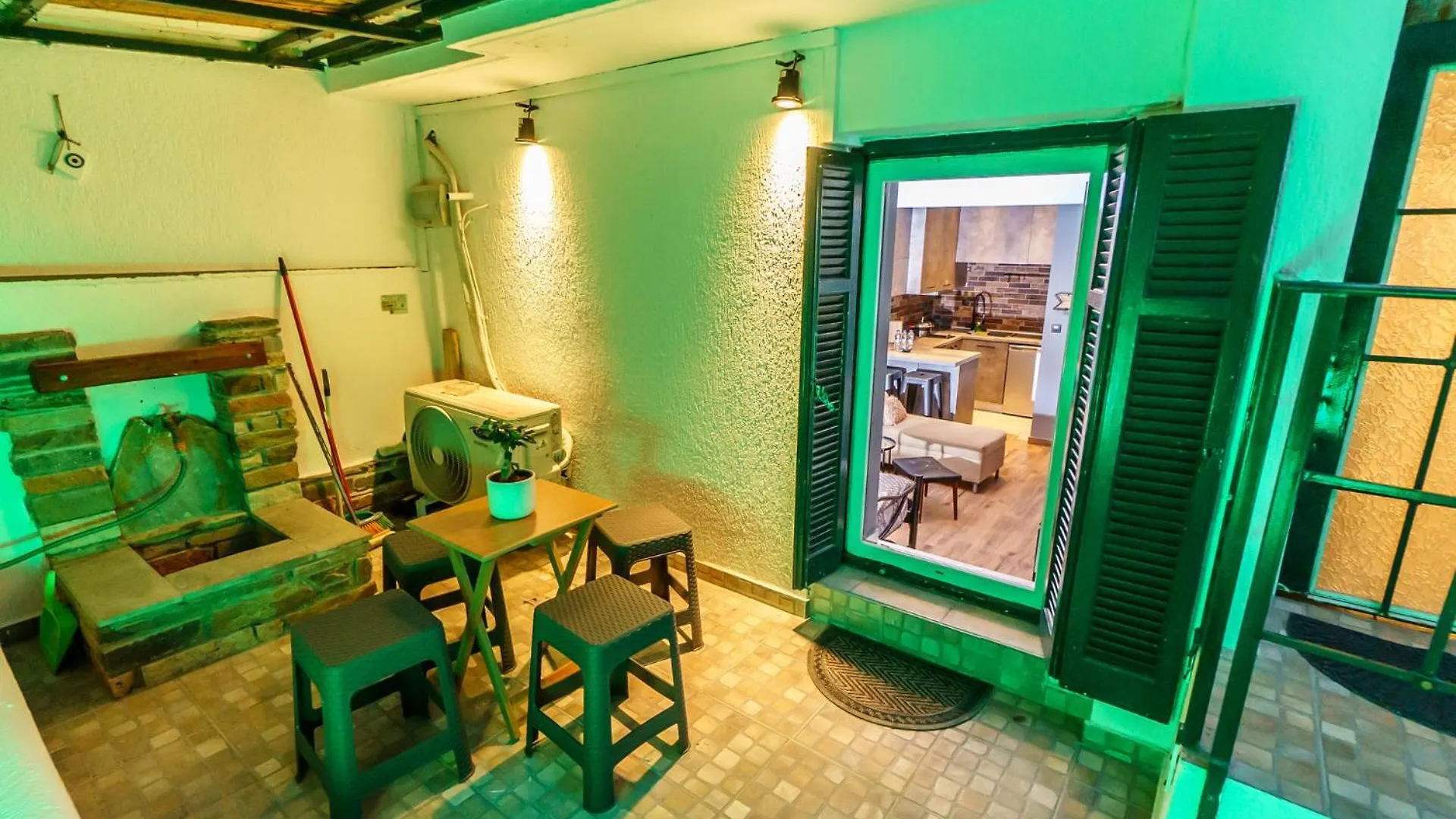 Apartment Happiness Studio With Terrace. Thessaloniki Greece